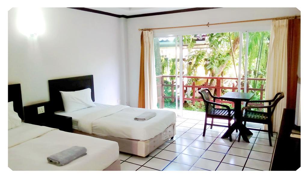 Thong Paeka Hotel Prasat Kamer foto