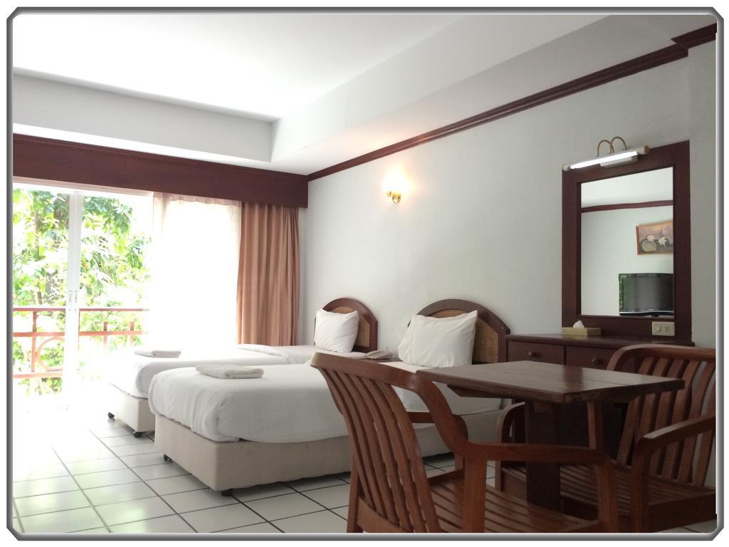 Thong Paeka Hotel Prasat Kamer foto