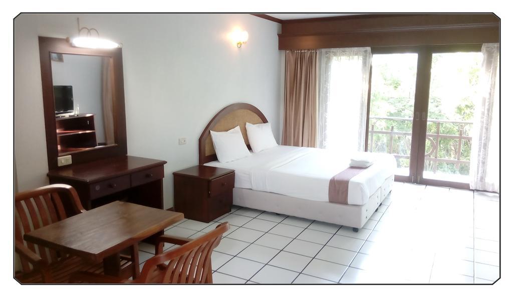 Thong Paeka Hotel Prasat Kamer foto
